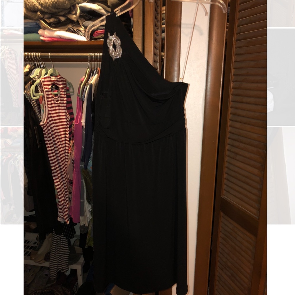 BLACK OFF SHOULDER DRESS